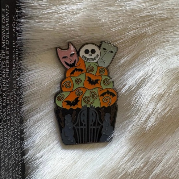 Disney The Nightmare Before Christmas Cupcake Pin - Picture 2 of 2